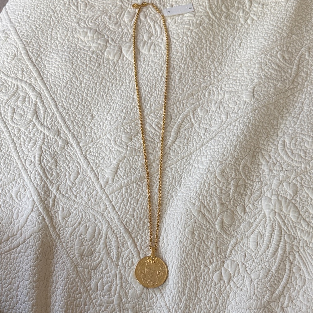 Elegant Gold Coin Necklace